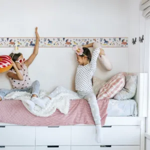 45822 - KIDS' WALLS