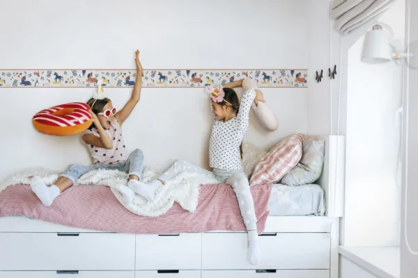 45822 - KIDS' WALLS